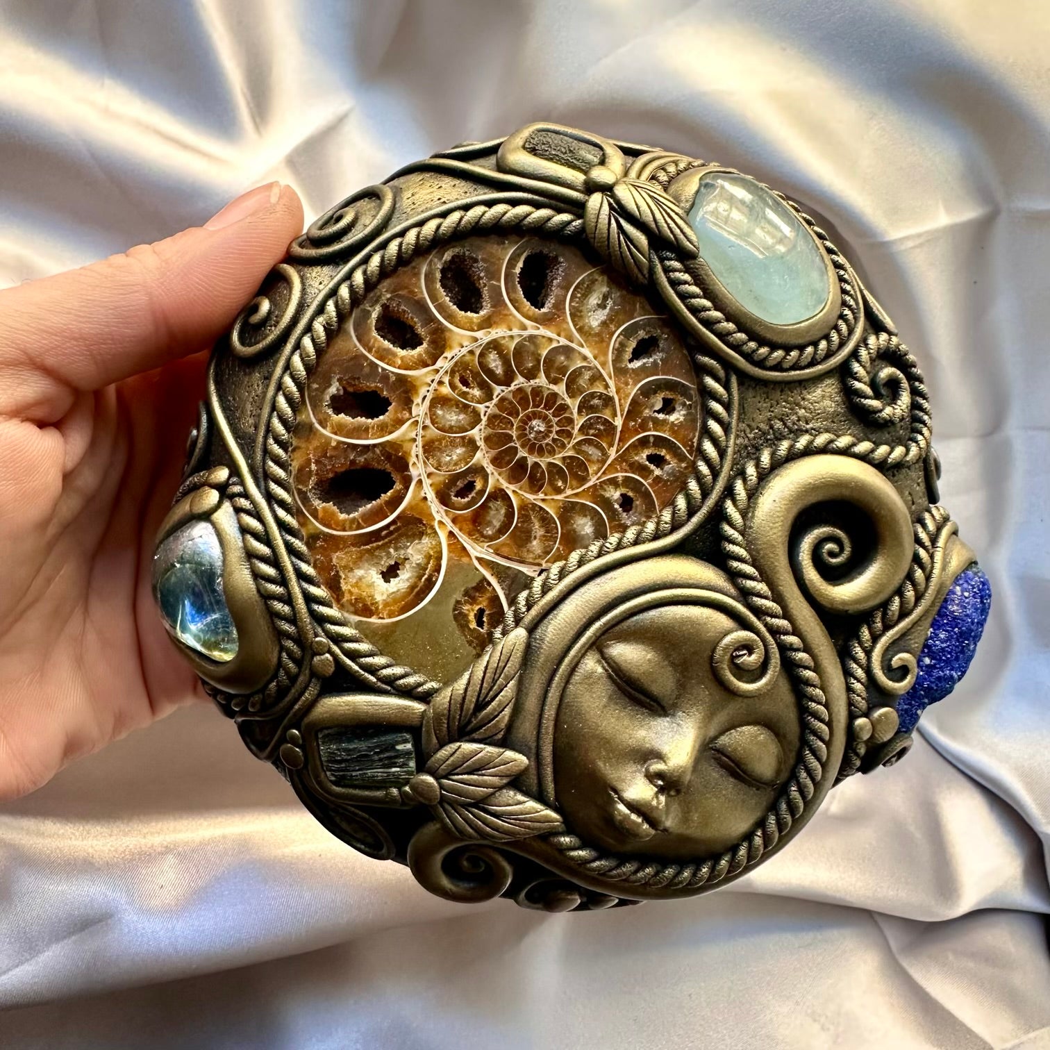 Goddess Meditation Enchanter Tool, Goddess Spiritual Tool, Handmade Crystal Home Decor - FairyGardenGlow