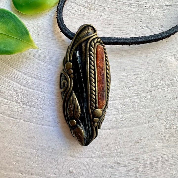 Healing Crystal Necklace – Vivianite and Orange Kyanite Jewelry for Emotional Balance