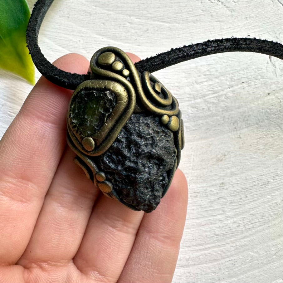 Healing Crystal Jewelry – Black Tektite and Moldavite Pendant for Clarity and Peace