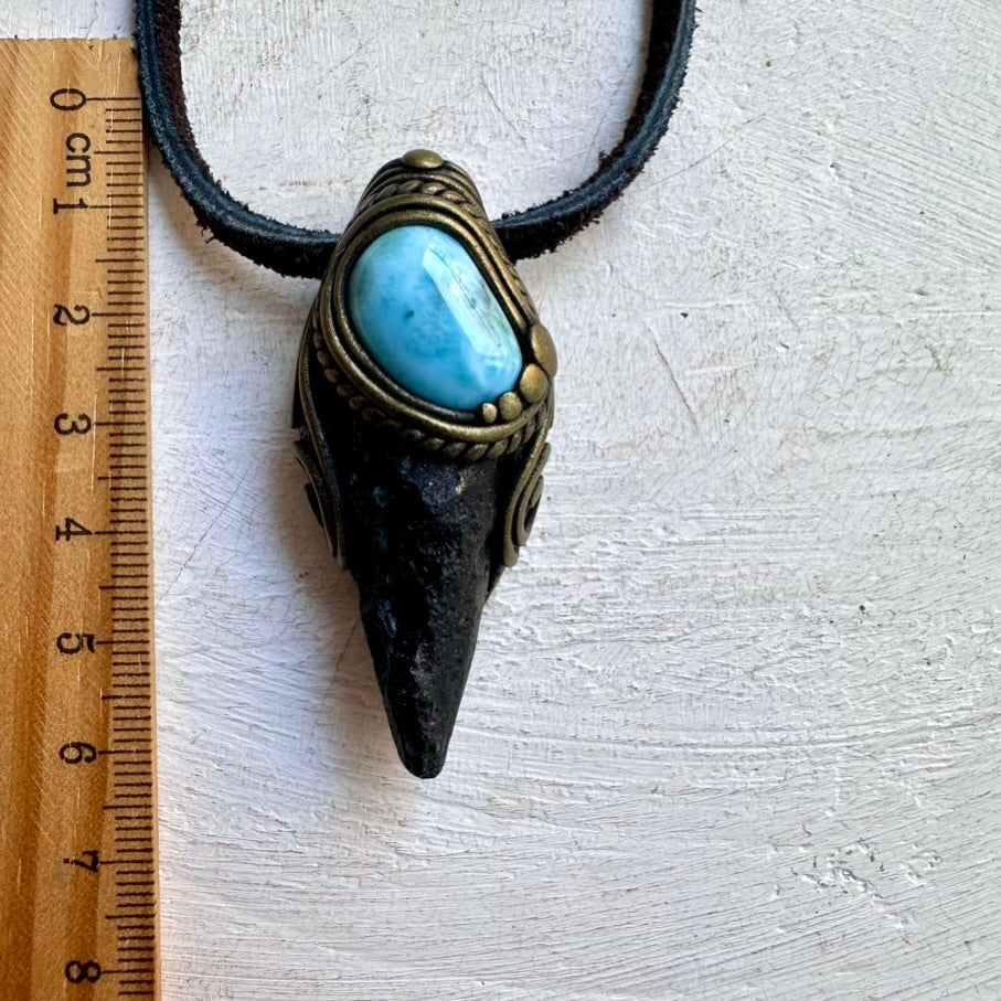 Unisex Healing Crystal Necklace – Larimar and Tektite Pendant for Spiritual Growth