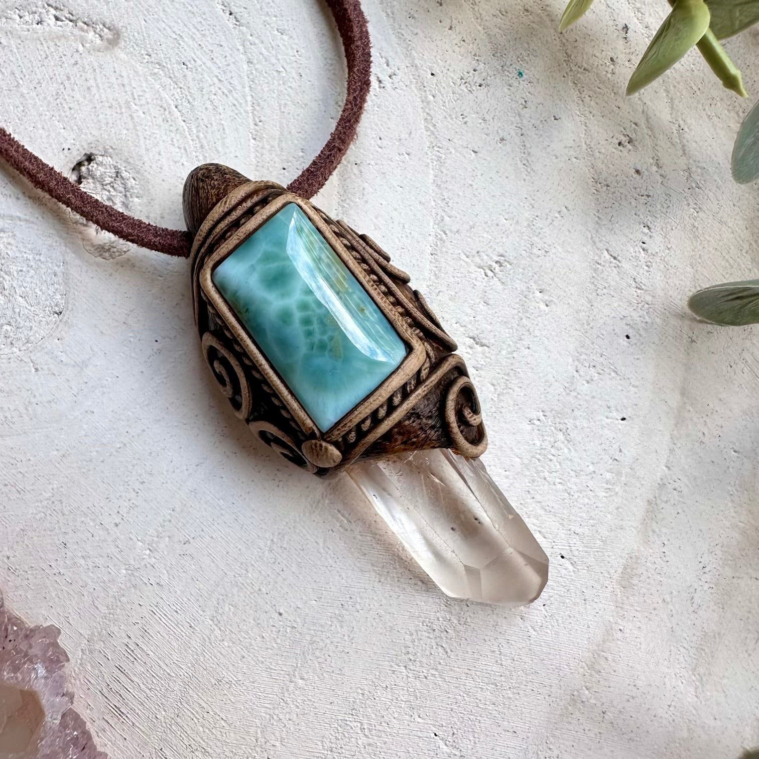 Spiritual jewelry combining quartz and larimar