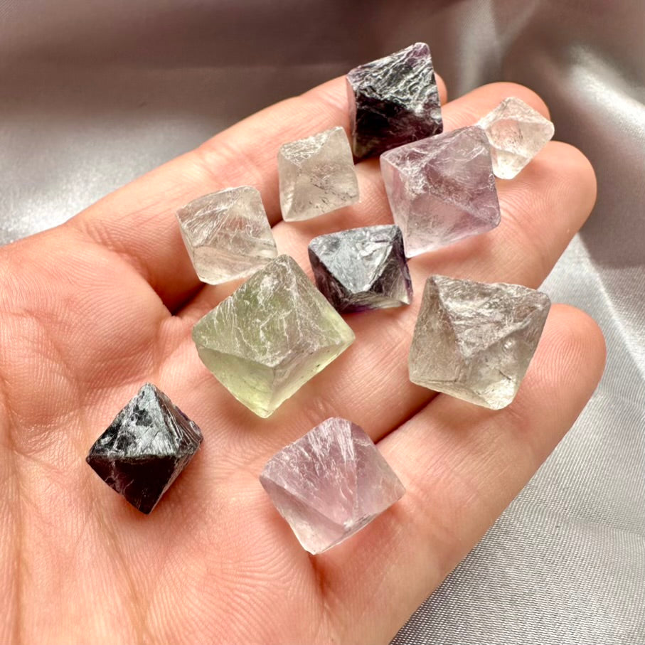 Rainbow Fluorite Raw Crystal - 10 pieces set / Hexagonal Fluorite - FairyGardenGlow