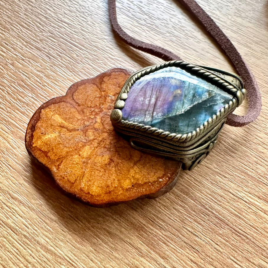 Ayahuasca Slice and Purple Labradorite Pendant Necklace - FairyGardenGlow