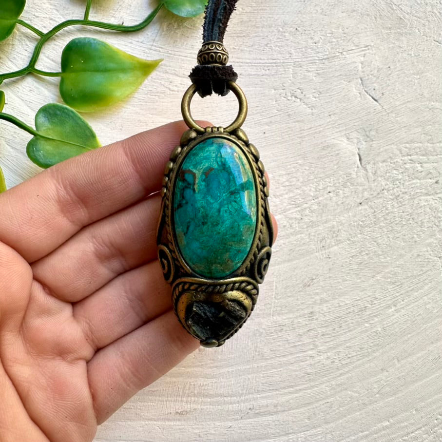 Unique Handmade Crystal Necklace – Moldavite and Chrysocolla