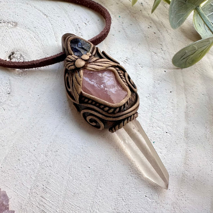 Energy pendant with lemurian quartz and rose quartz