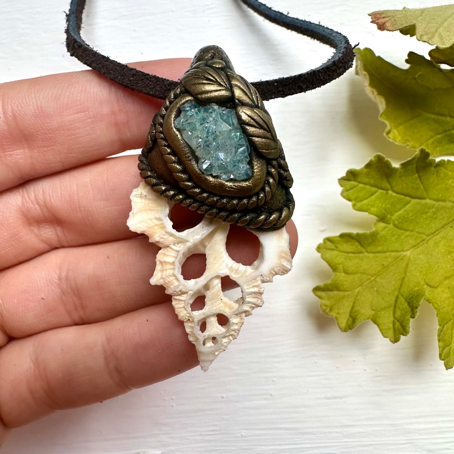 Aqua Aura Quarz Cluster Muschel Halskette