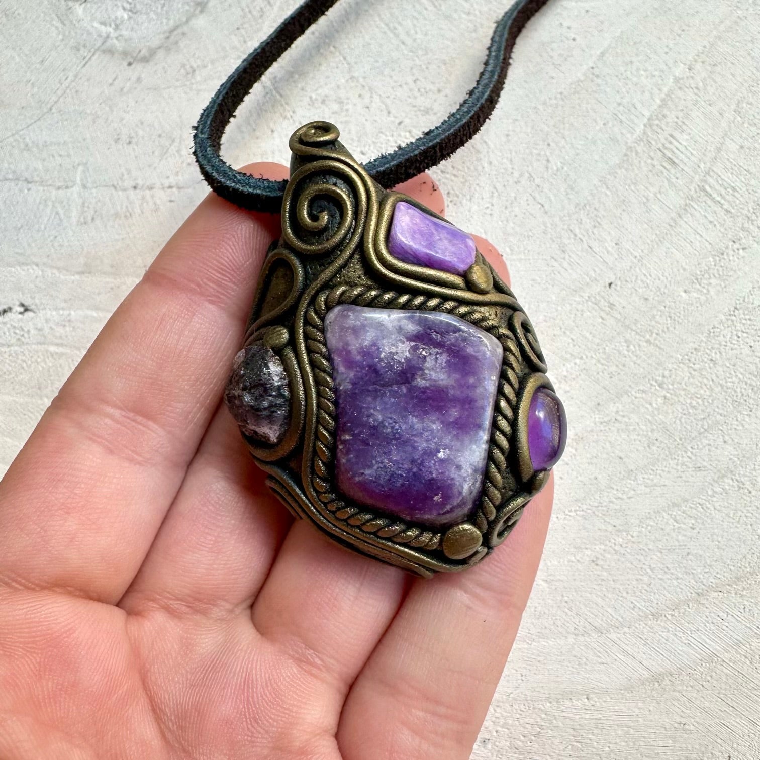 Energy crystal necklace with scapolite and amethyst