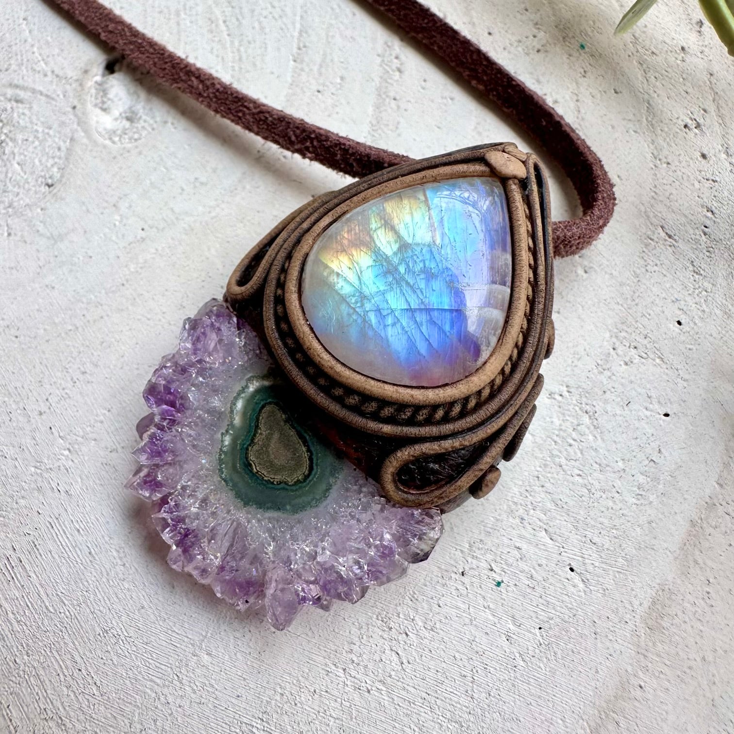 Healing crystal pendant with amethyst and moonstone