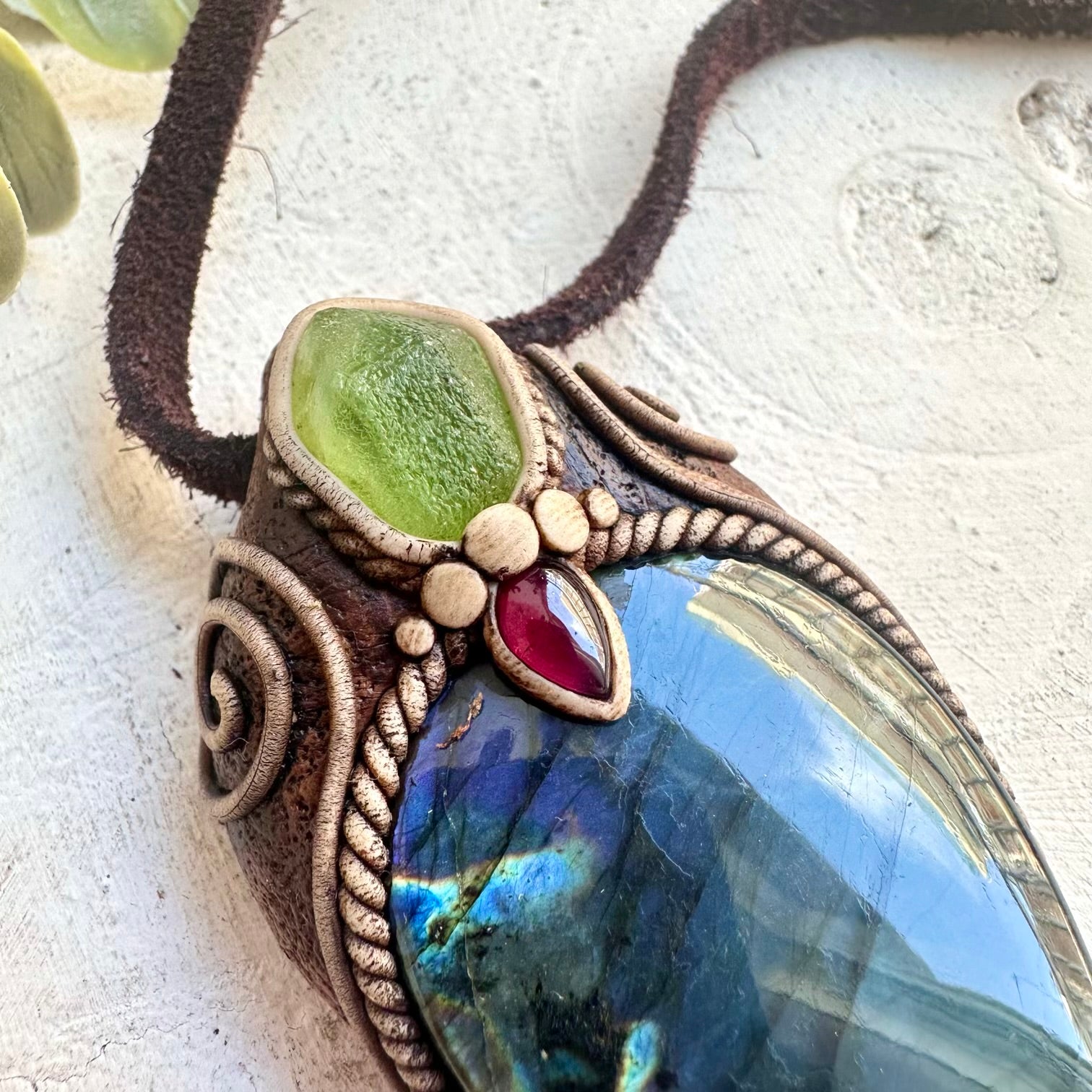 Labradorite Pendant Necklace with Raw Peridot & Rhodolite Garnet – Healing Crystal Jewelry, Spiritual Gemstone Necklace
