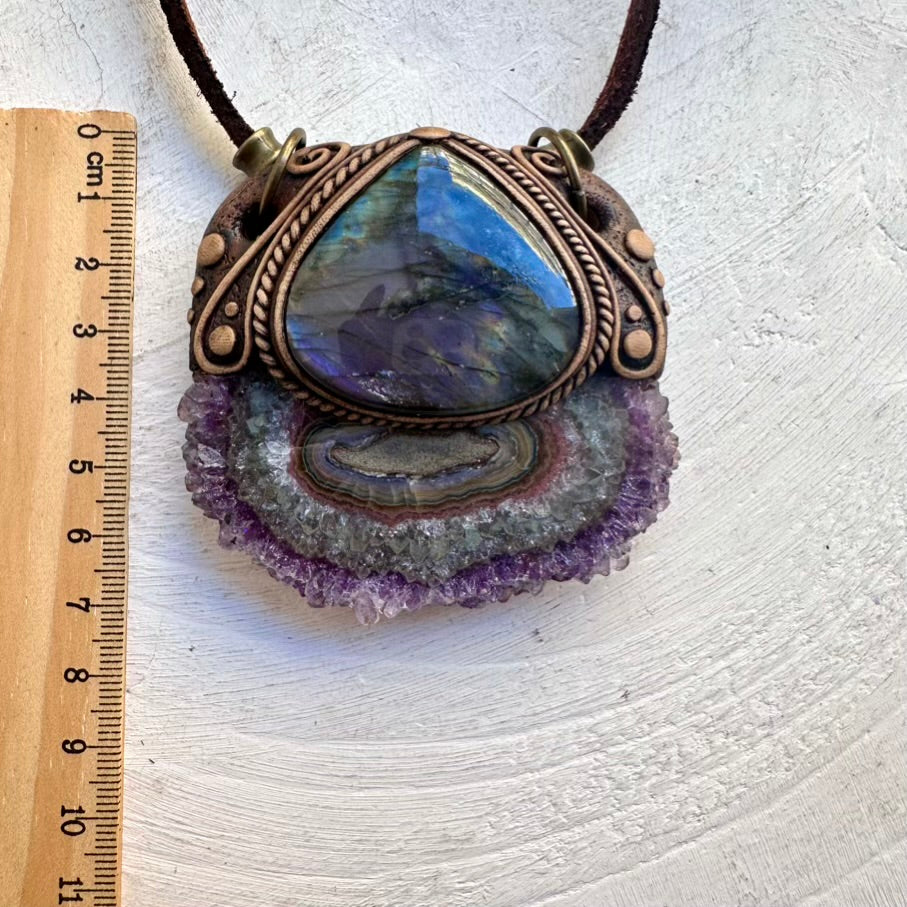 Boho gemstone necklace – Amethyst Stalactite and Labradorite
