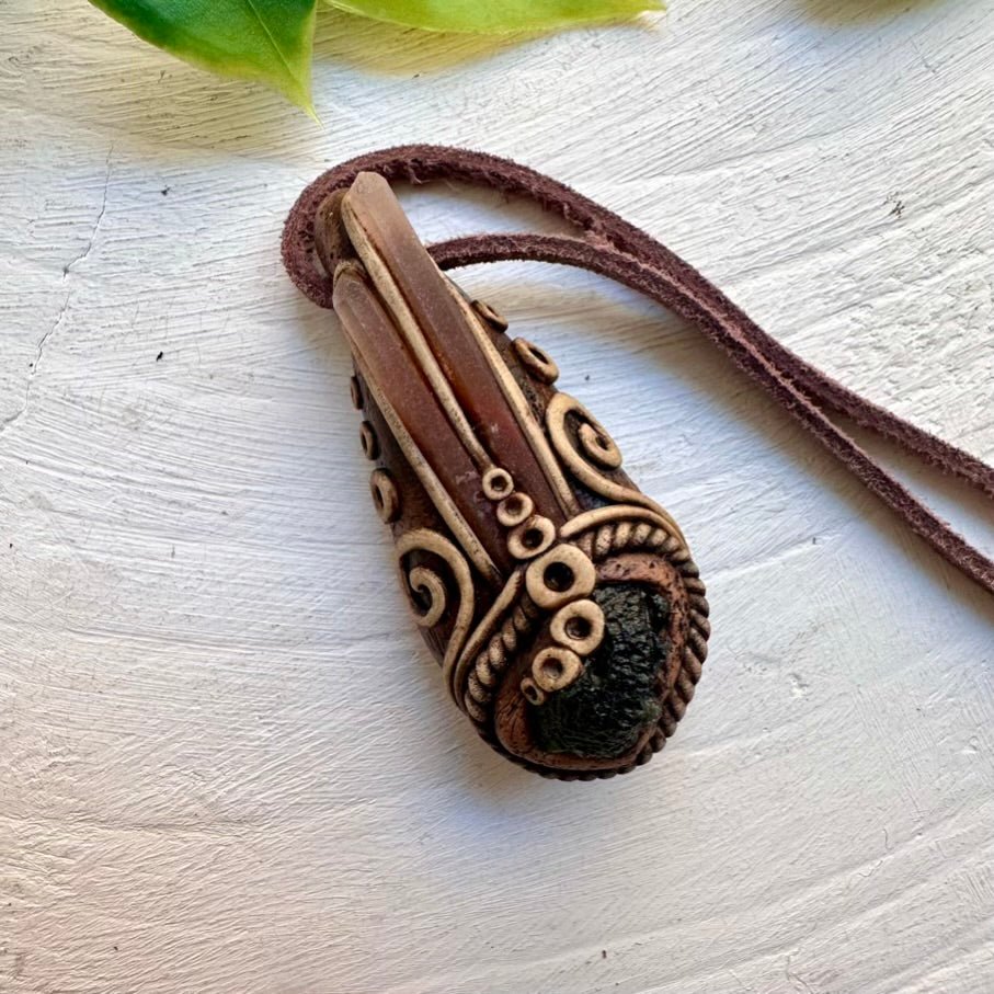 Red Quartz and Moldavite Healing Crystal Necklace FairyGardenGlow