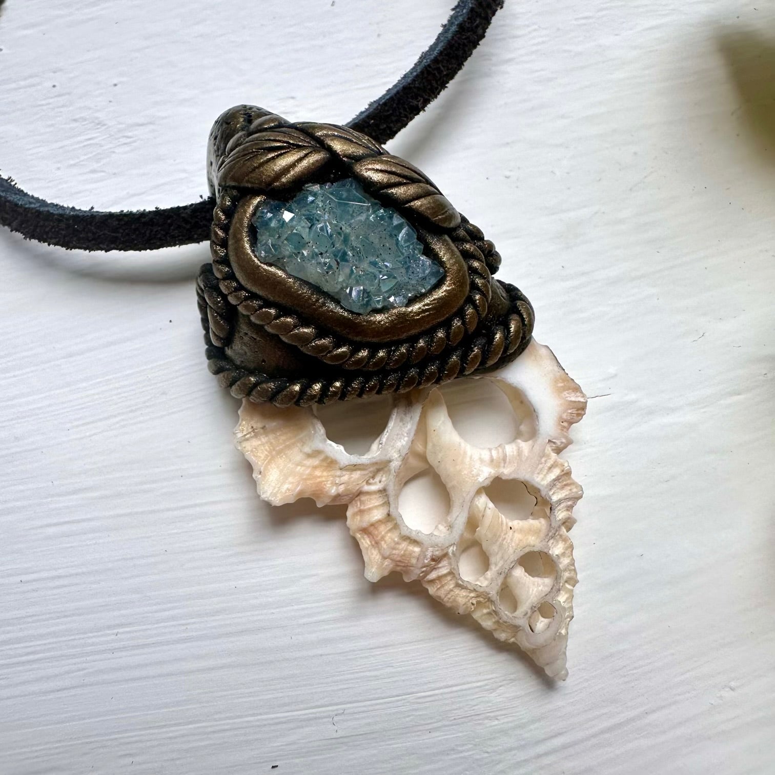 Aqua Aura Quarz Cluster Muschel Halskette