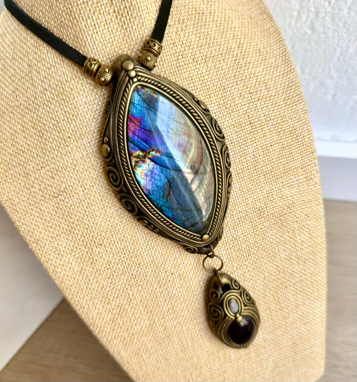 Statement healing crystal necklace featuring Labradorite, Amethyst and Boulder Opal.