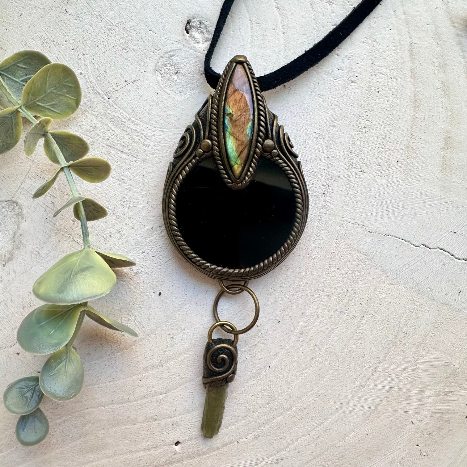 Black Obsidian Mirror Pendant Necklace – Moldavite & Labradorite Healing Crystal Jewelry
