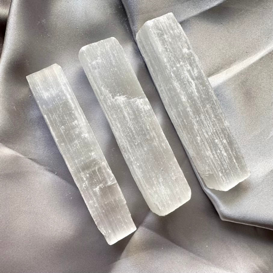 Selenite Wand / Raw Crystal Stick - 5 pieces set - FairyGardenGlow