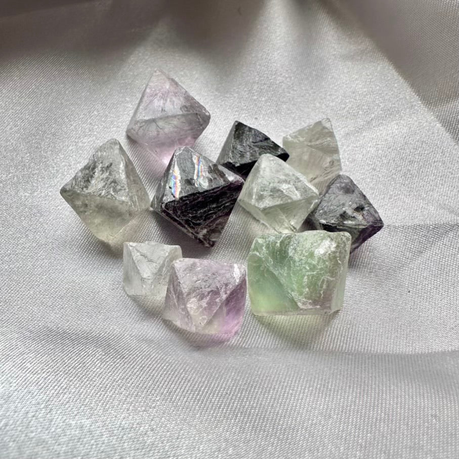Rainbow Fluorite Raw Crystal - 10 pieces set / Hexagonal Fluorite - FairyGardenGlow
