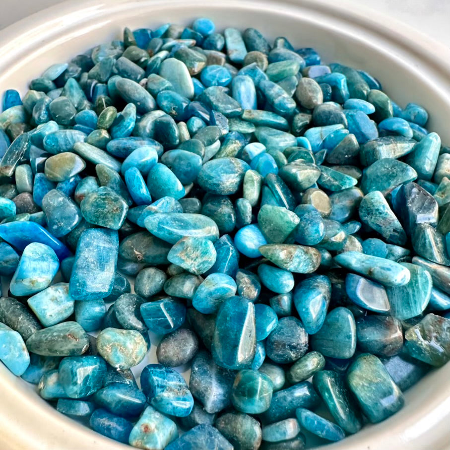 Blue apatite crystal chips for jewelry making