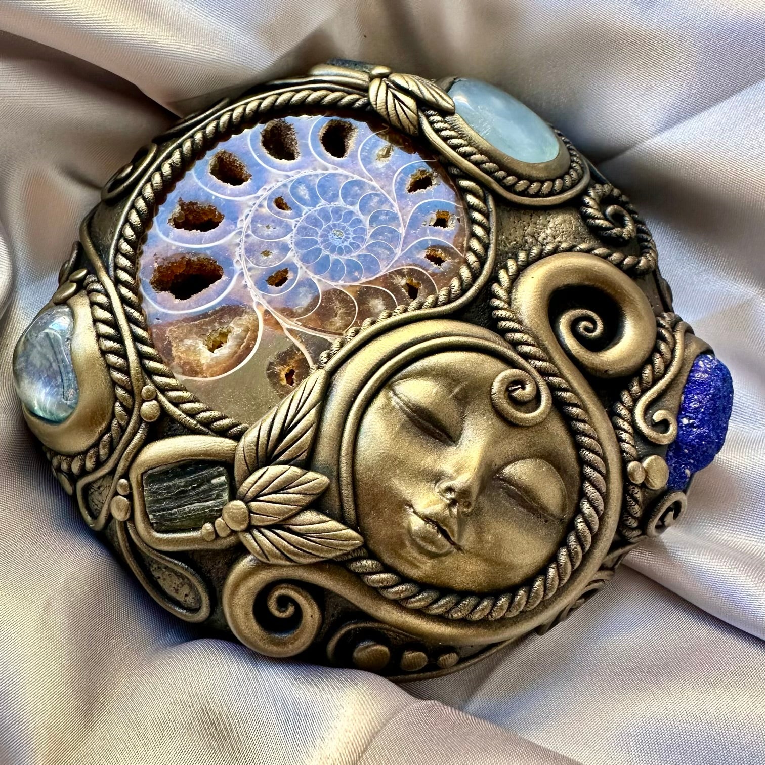 Goddess Meditation Enchanter Tool, Goddess Spiritual Tool, Handmade Crystal Home Decor - FairyGardenGlow