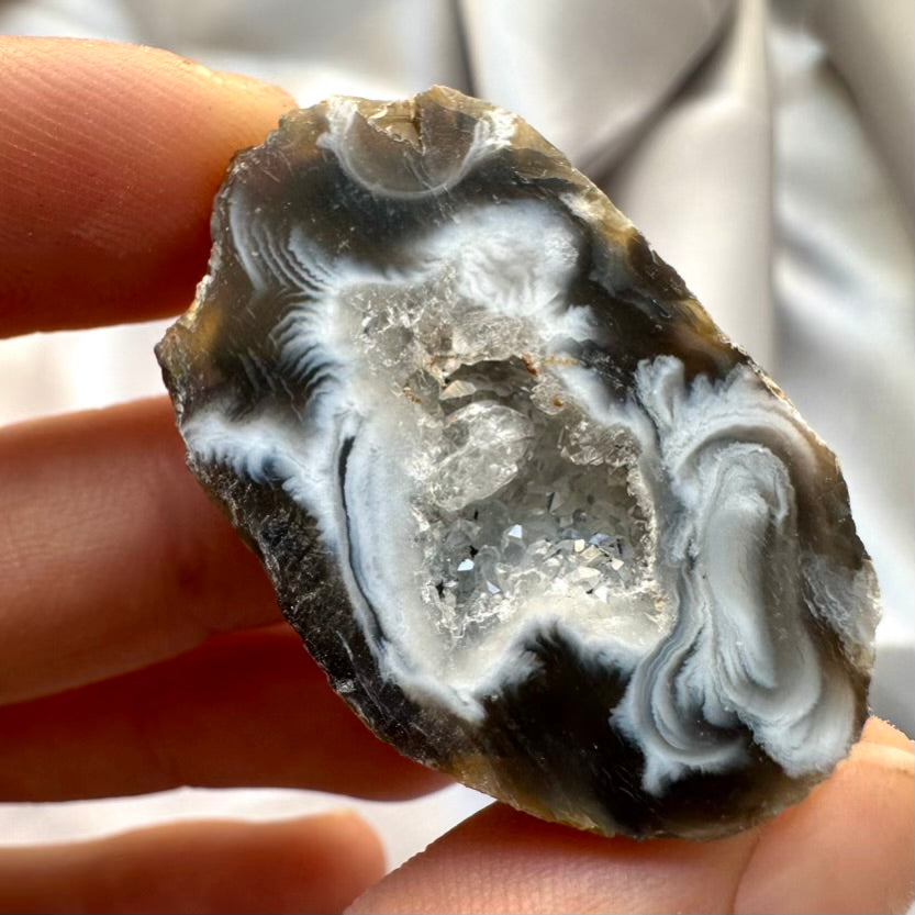 Agate Geode Set of 3 – Natural Agate Stones, Raw Crystal Geodes for Decor & Healing - FairyGardenGlow