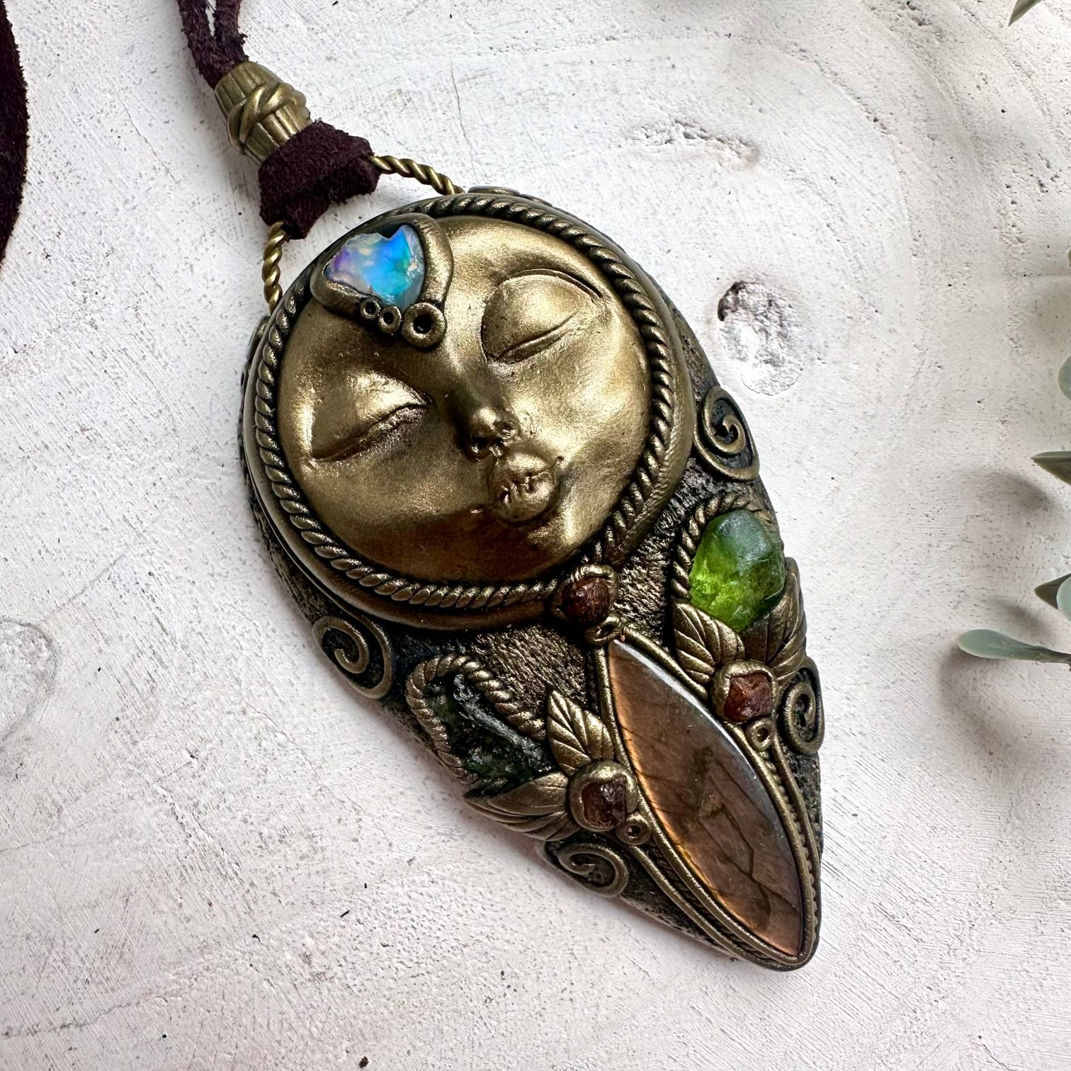Divine Feminine Amulet Necklace with Moldavite and Labradorite – Spiritual Transformation Jewelry
