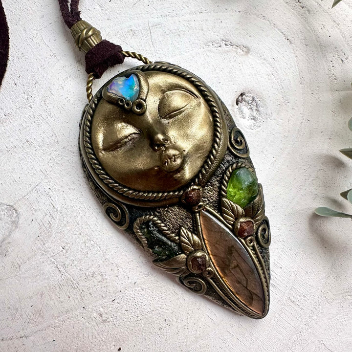 Divine Feminine Amulet Necklace with Moldavite and Labradorite – Spiritual Transformation Jewelry