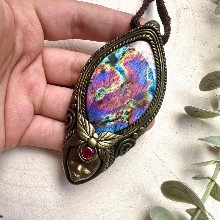 Natural gemstone necklace for confidence and self-discovery