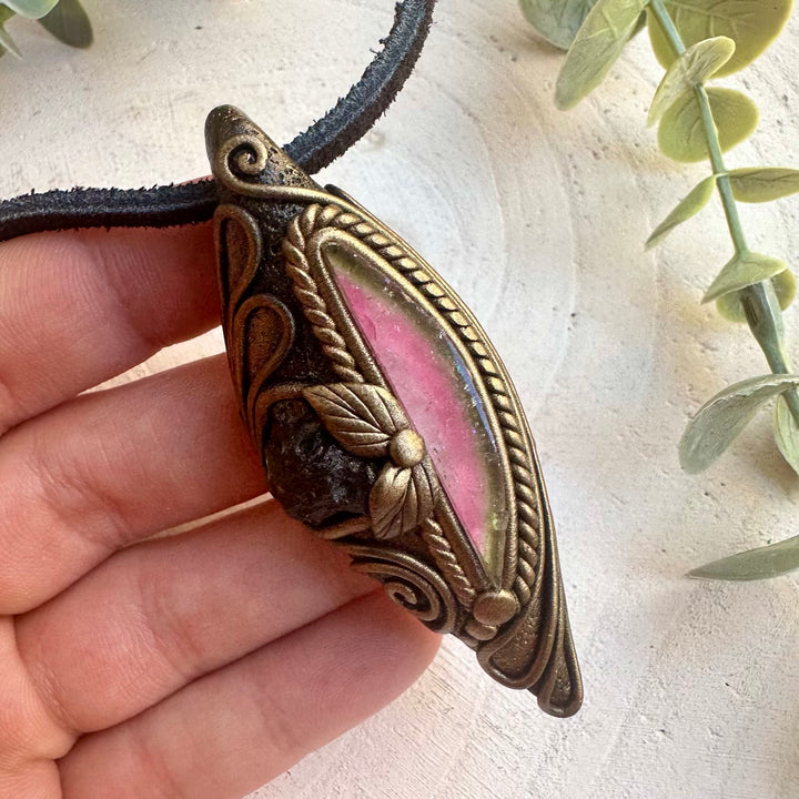 Heart chakra pendant with moldavite and tourmaline
