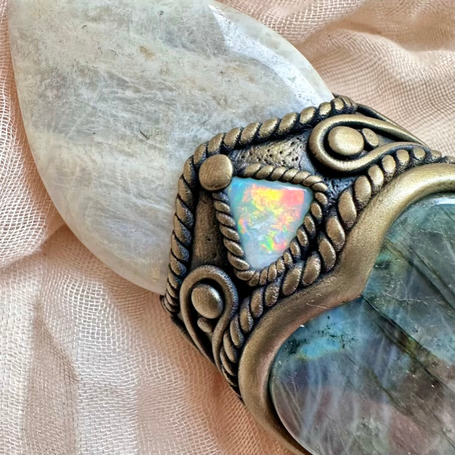 High-vibration raw crystal wand with Moonstone and Labradorite