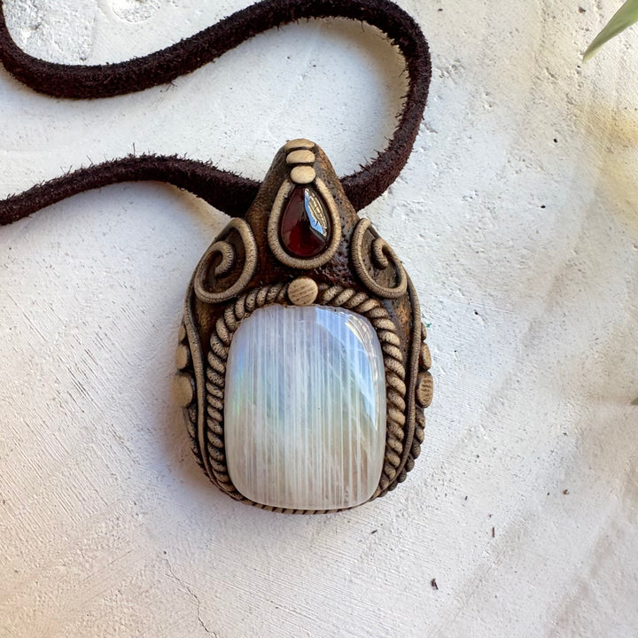 Moonstone jewelry for new beginnings and clarity