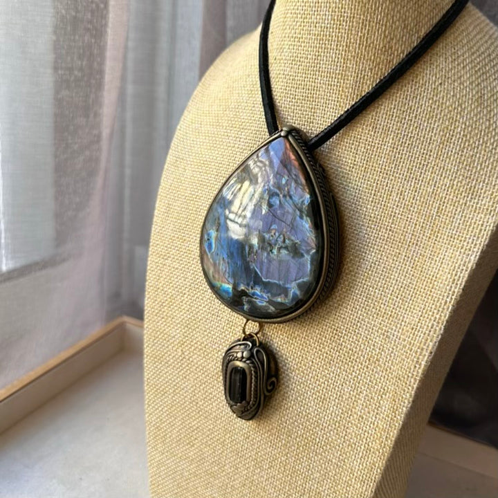 Natural healing stone necklace – Labradorite and Black Tourmaline