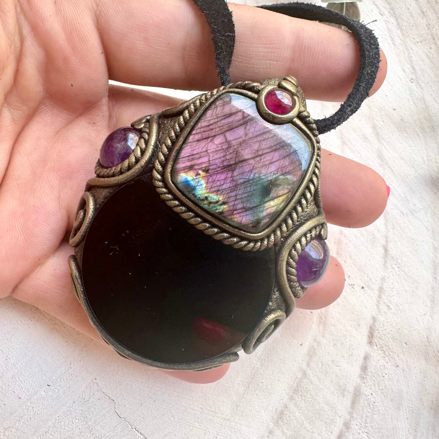 Obsidian Mirror Pendant Necklace – Labradorite, Amethyst & Garnet Healing Crystal Jewelry