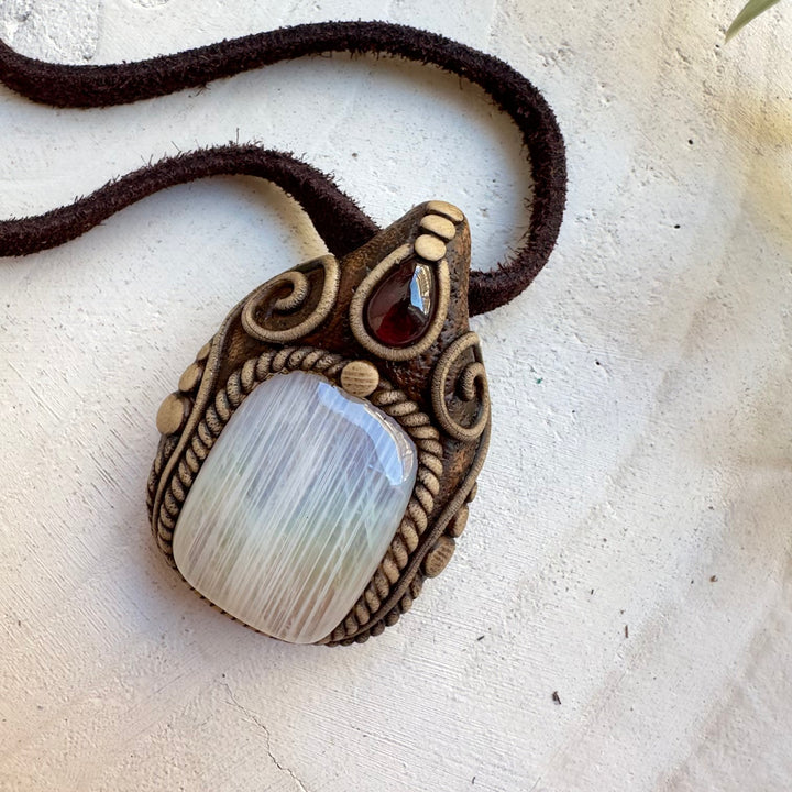 Spiritual pendant necklace with rainbow moonstone