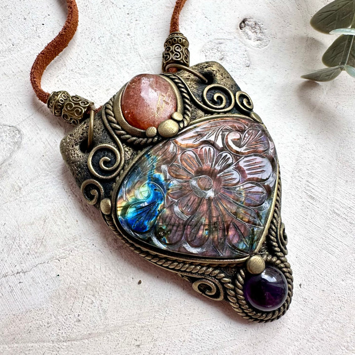 Unisex Healing Crystal Necklace with Labradorite, Sunstone & Amethyst