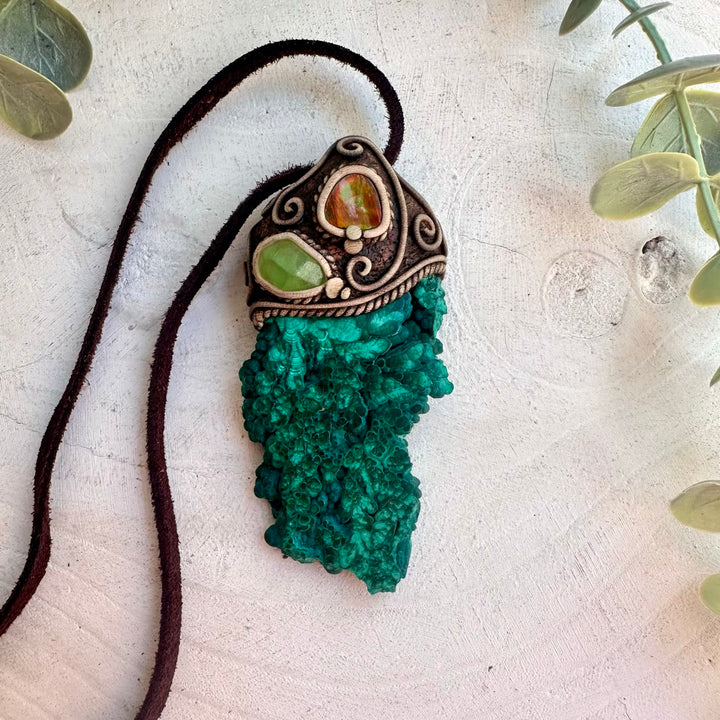 Spiritual gemstone necklace with Malachite and Ammolite pendant