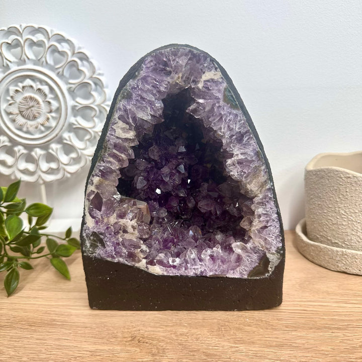 5.78 kg natural amethyst cathedral geode crystal cluster