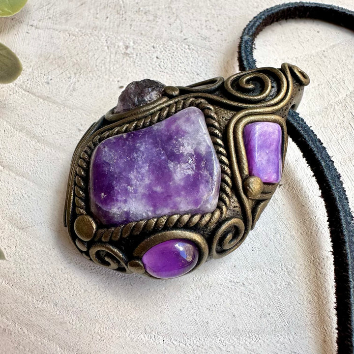 Healing crystal necklace with lepidolite and amethyst