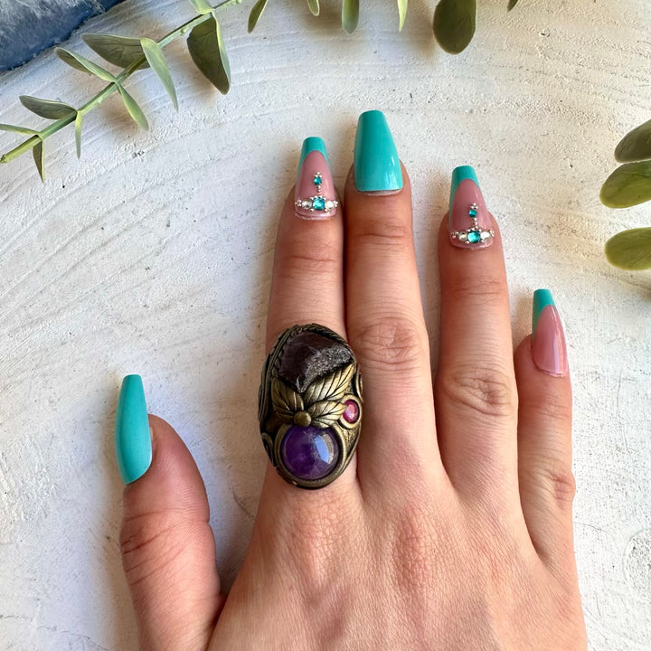 Healing crystal ring with scapolite and amethyst