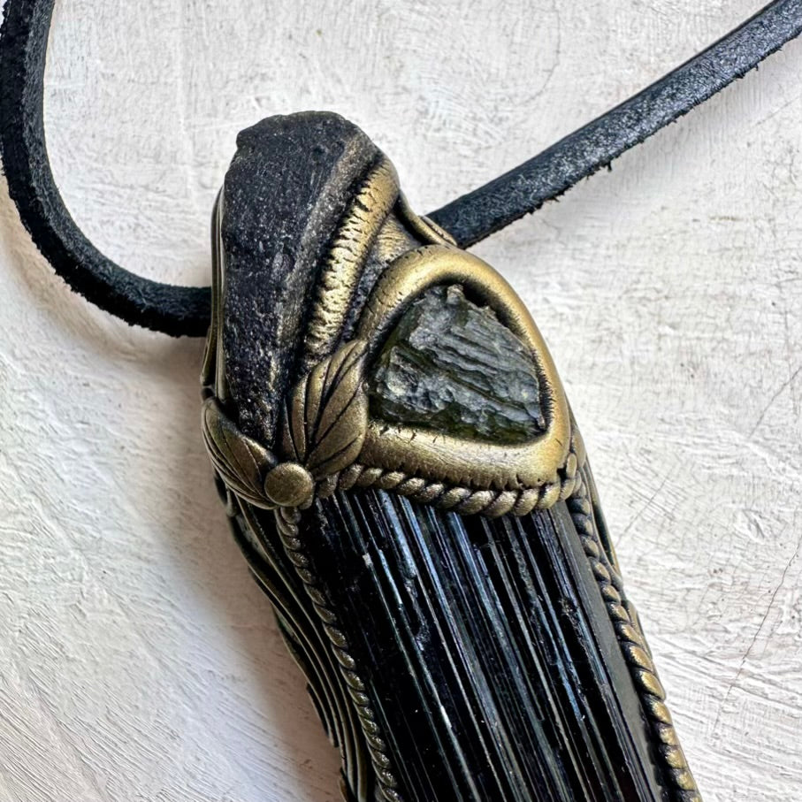 Handmade Healing Wand – Black Tourmaline, Tektite, and Moldavite Crystal Pendant for Grounding