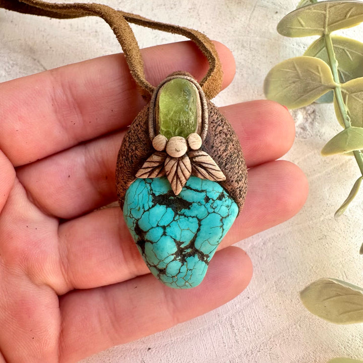 Unisex crystal pendant necklace with Turquoise and Peridot