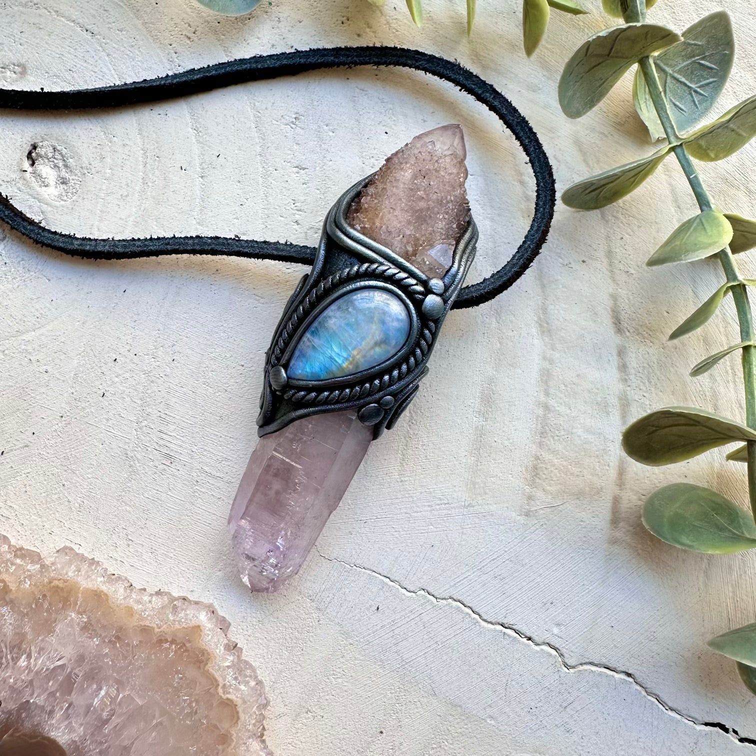 Energy pendant with Vera Cruz amethyst and moonstone
