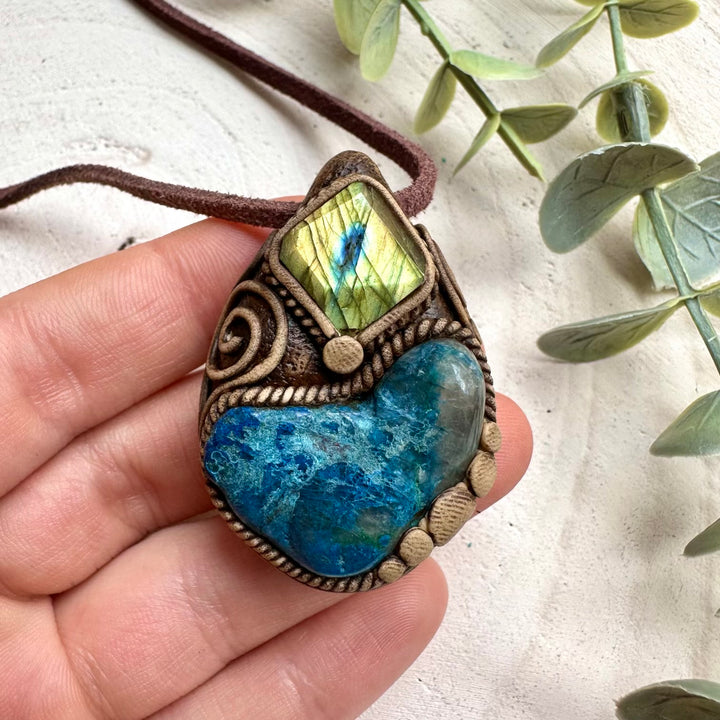 Crystal necklace designed for communication intuition and protection