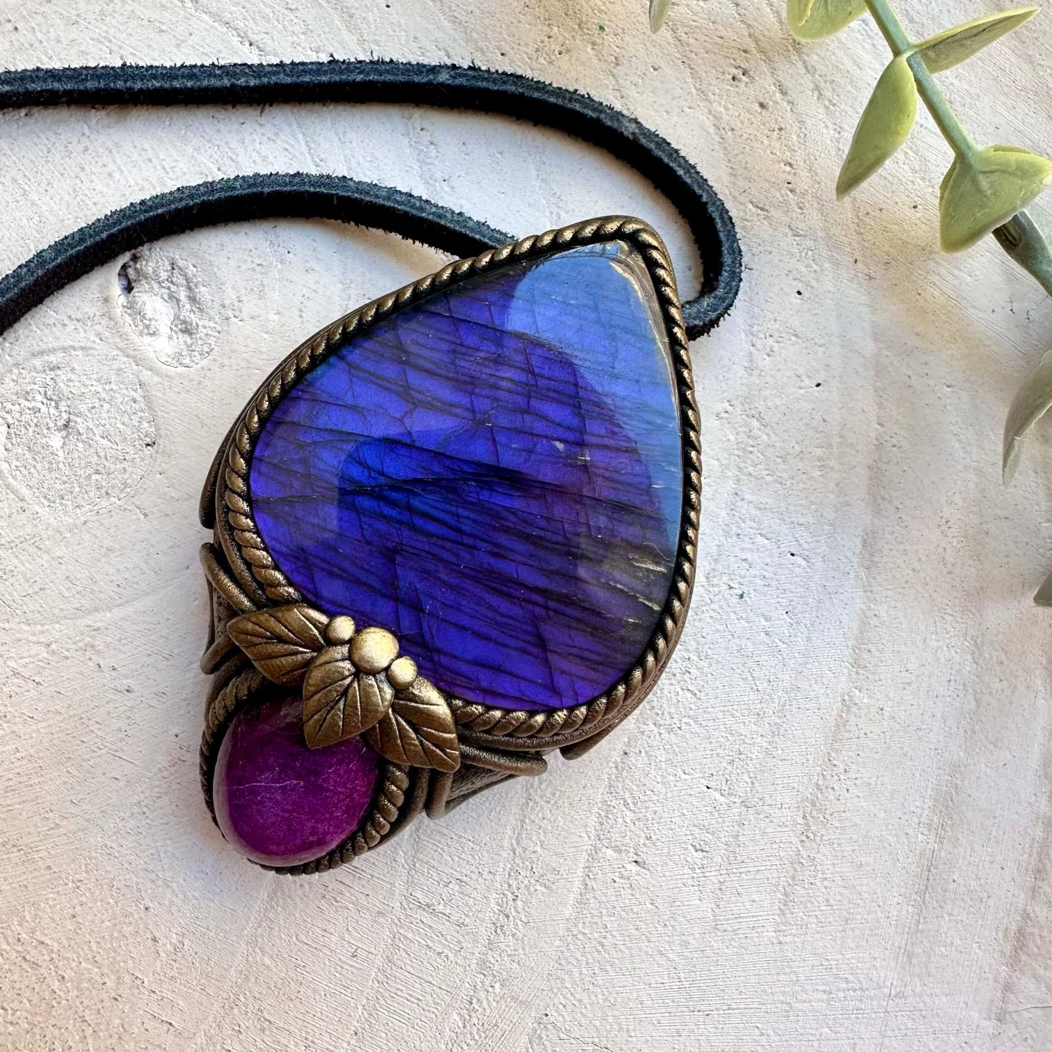 Spiritual jewelry combining stichtite and labradorite