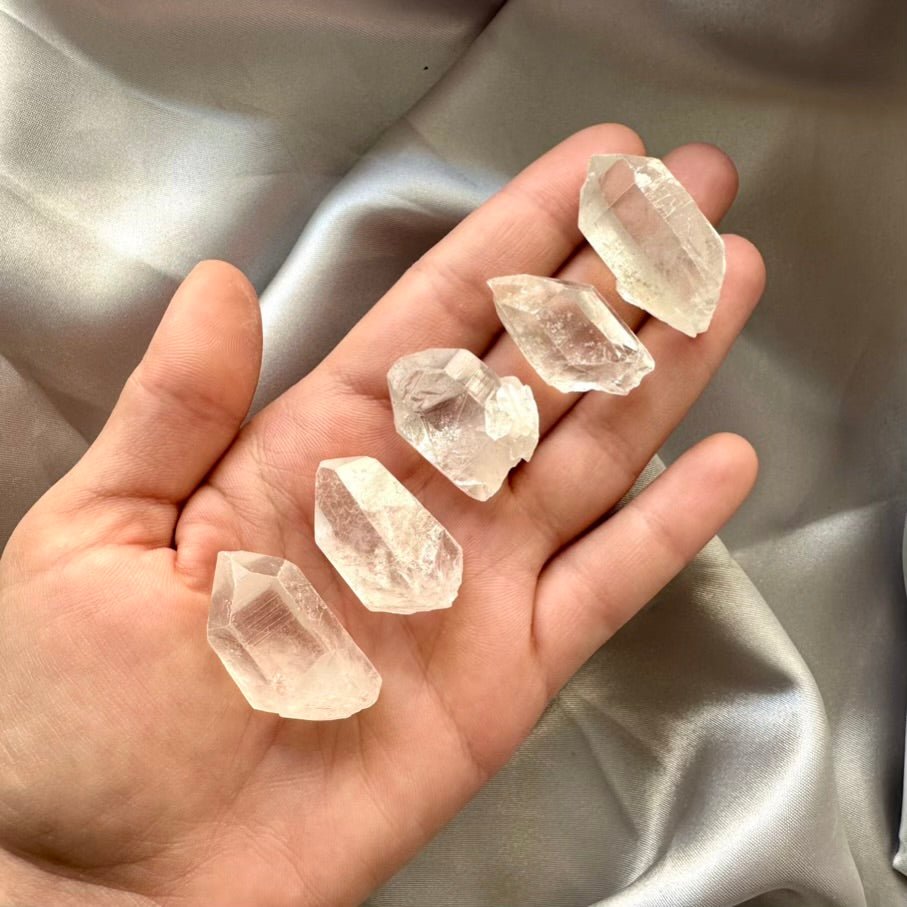 Clear Quartz Crystal – Natural Healing Stones for Energy, Clarity & Manifestation (5 or 10 Pieces Set) - FairyGardenGlow