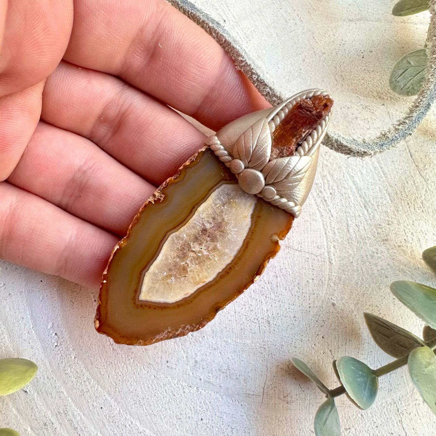 Fantasy jewelry crystal necklace agate slice mystical energy piece