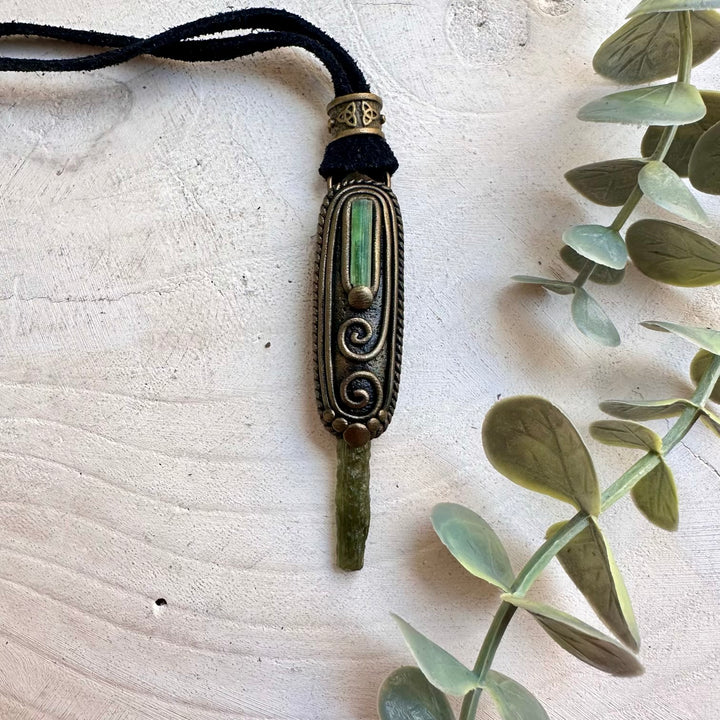 Unisex Crystal Pendant Necklace – Moldavite & Green Tourmaline Healing Stone Jewelry