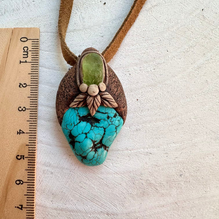 Healing crystal pendant necklace for clarity and renewal