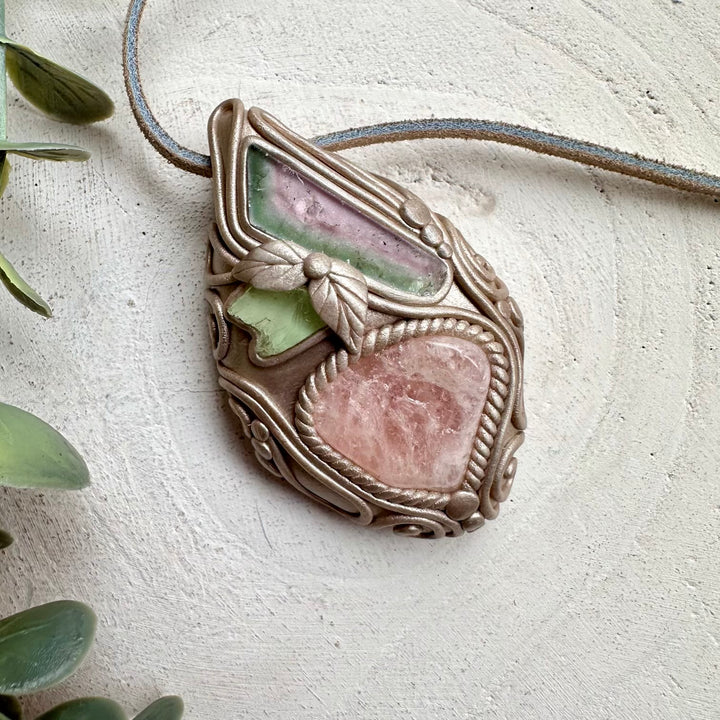 Healing crystal pendant with hiddenite and morganite