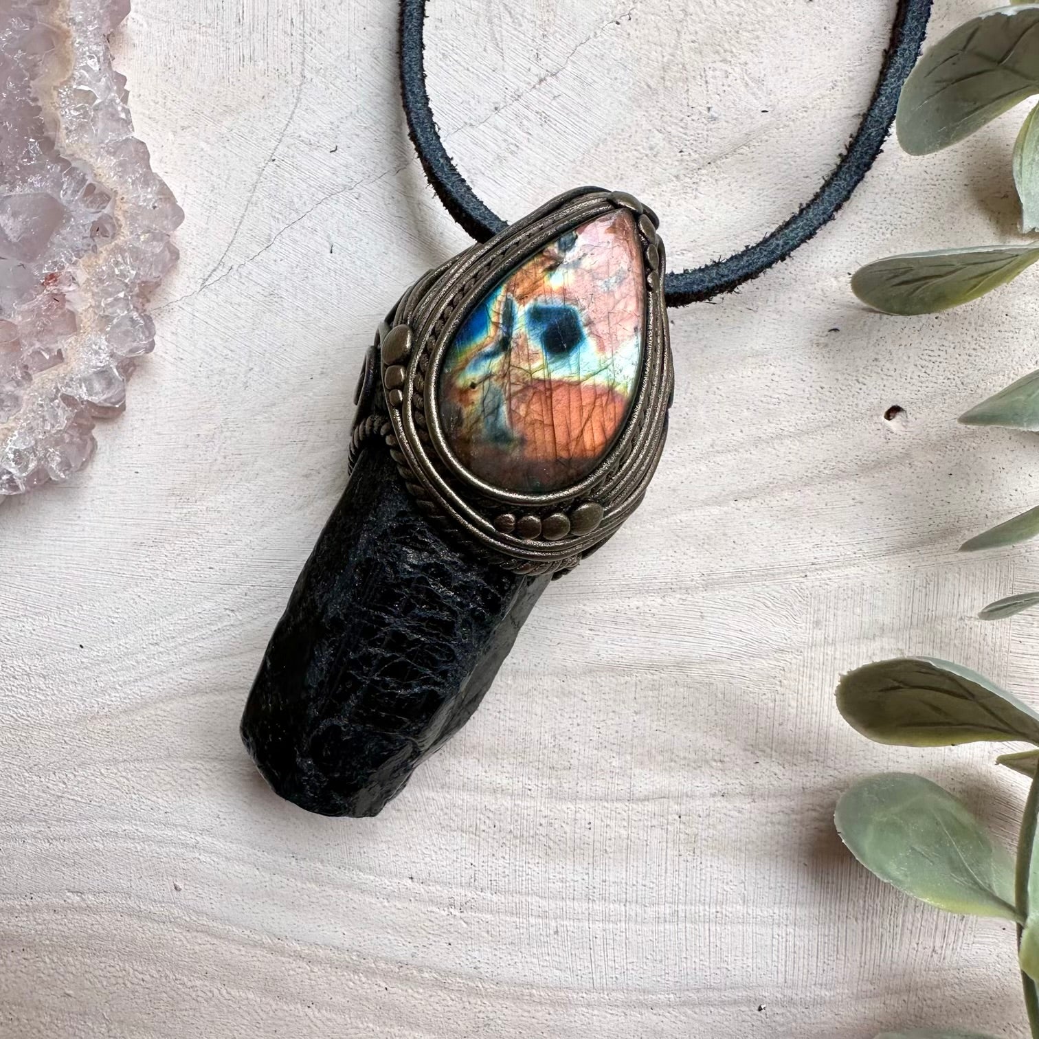 Healing crystal pendant with tourmaline and labradorite