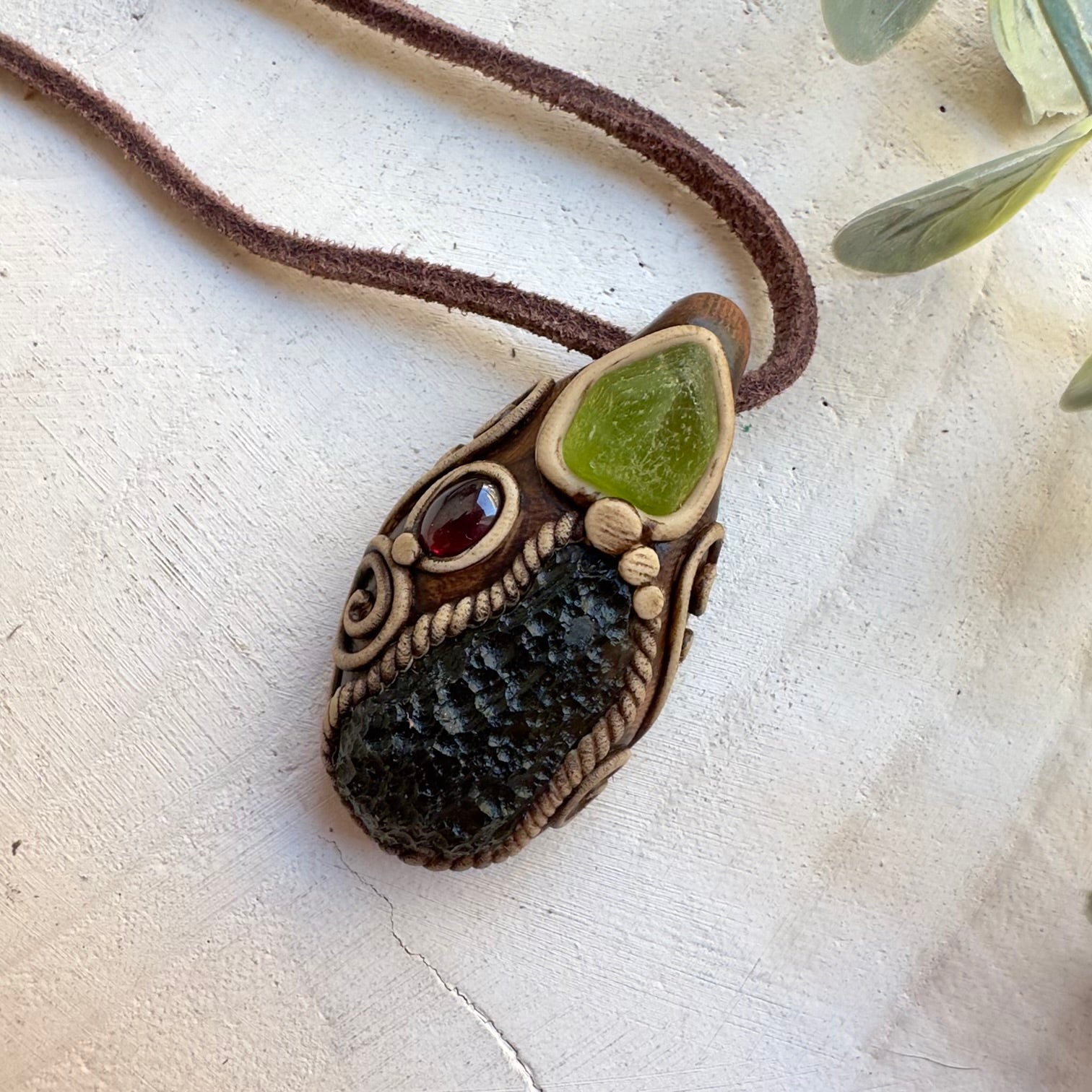Peridot moldavite healing crystal pendant necklace