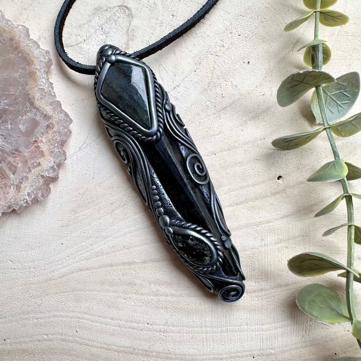 Spiritual gemstone necklace with moldavite and labradorite